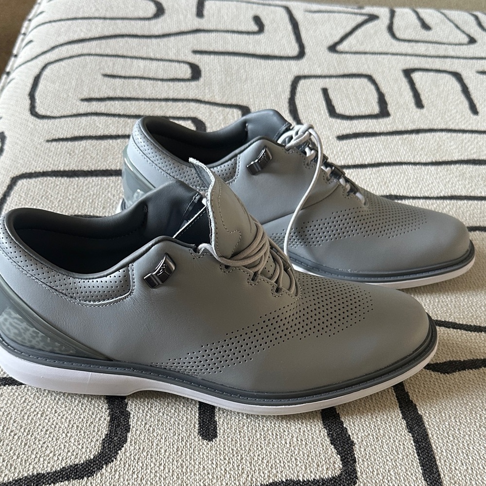 Jordan  Mens  Gray Leather Golf shoes